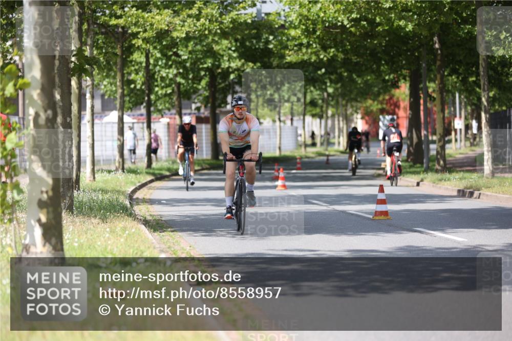 10.08.2025 - GEWOBA Citytriathlon Bremen Yannick Fuchs http://msf.ph/oto/8558957 10.08.2025 12:36:09 Radfahren 567, 582, 636, 759, 877 meine-sportfotos.de