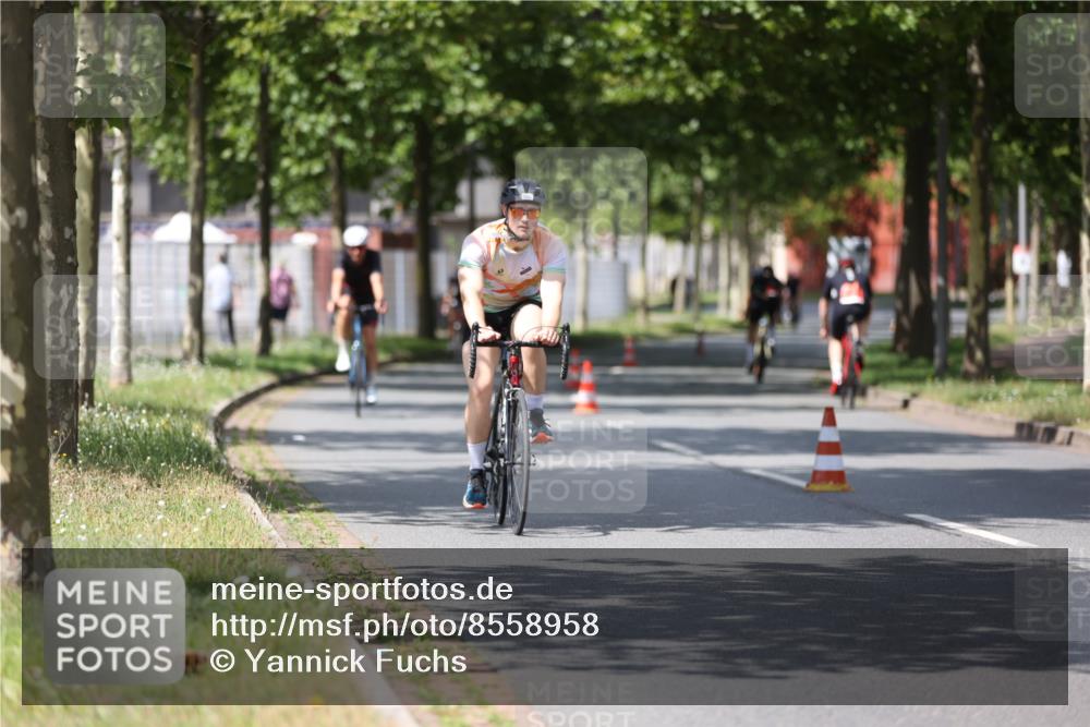 10.08.2025 - GEWOBA Citytriathlon Bremen Yannick Fuchs http://msf.ph/oto/8558958 10.08.2025 12:36:09 Radfahren 567, 582, 636, 759, 877 meine-sportfotos.de