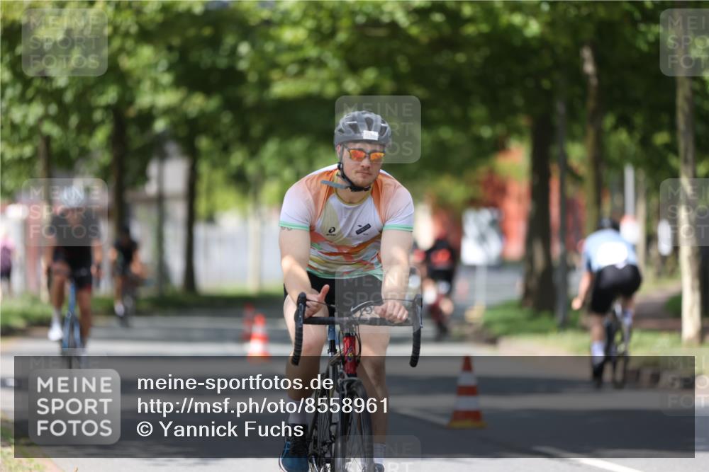 10.08.2025 - GEWOBA Citytriathlon Bremen Yannick Fuchs http://msf.ph/oto/8558961 10.08.2025 12:36:10 Radfahren 567, 582, 636, 759, 877 meine-sportfotos.de