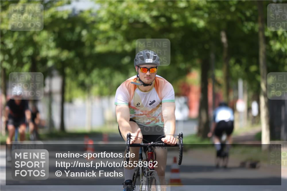 10.08.2025 - GEWOBA Citytriathlon Bremen Yannick Fuchs http://msf.ph/oto/8558962 10.08.2025 12:36:10 Radfahren 567, 582, 636, 759, 877 meine-sportfotos.de