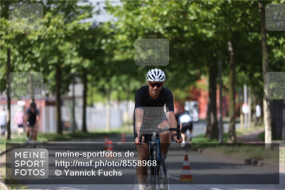 10.08.2025 - GEWOBA Citytriathlon Bremen Yannick Fuchs http://msf.ph/oto/8558968 10.08.2025 12:36:12 Radfahren 567, 582, 636, 639, 759 meine-sportfotos.de