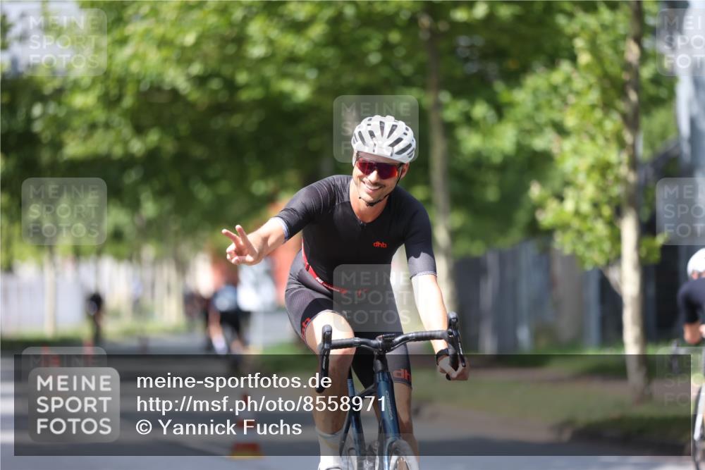 10.08.2025 - GEWOBA Citytriathlon Bremen Yannick Fuchs http://msf.ph/oto/8558971 10.08.2025 12:36:13 Radfahren 565, 567, 582, 599, 636, 639, 759 meine-sportfotos.de
