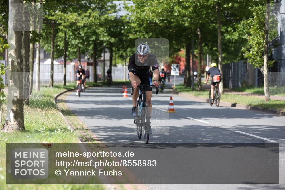 10.08.2025 - GEWOBA Citytriathlon Bremen Yannick Fuchs http://msf.ph/oto/8558983 10.08.2025 12:36:20 Radfahren 565, 582, 599, 636, 639, 759, 766, 790, 794, 872 meine-sportfotos.de