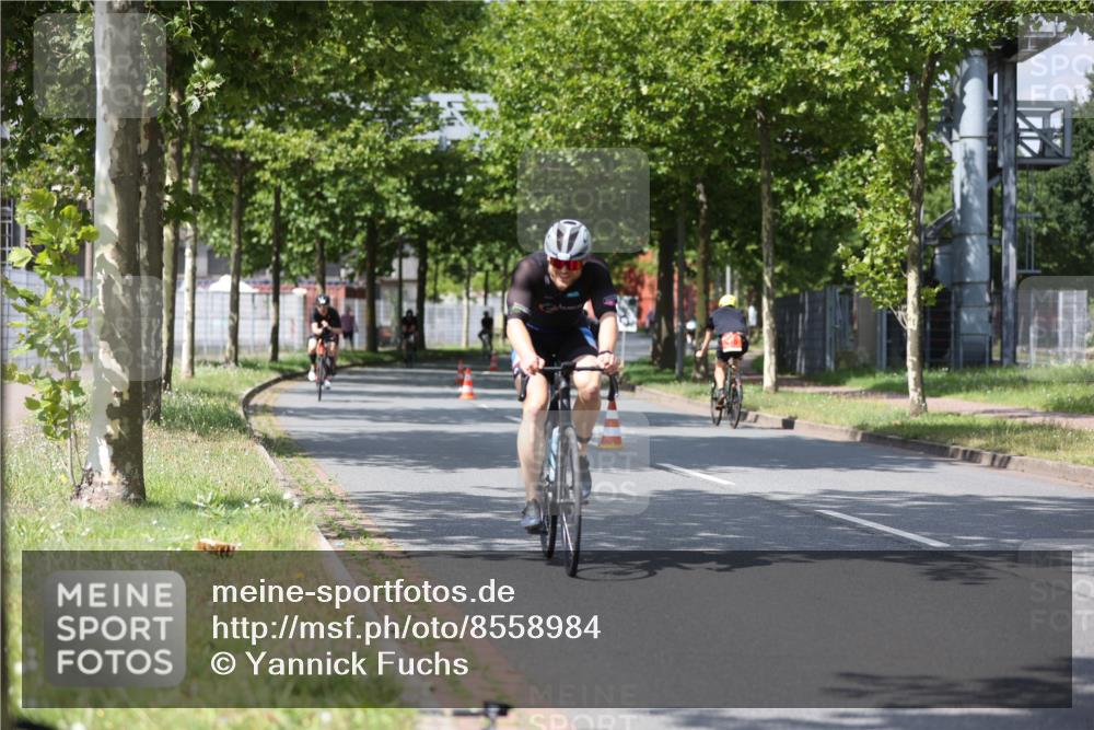 10.08.2025 - GEWOBA Citytriathlon Bremen Yannick Fuchs http://msf.ph/oto/8558984 10.08.2025 12:36:20 Radfahren 565, 582, 599, 636, 639, 759, 766, 790, 794, 872 meine-sportfotos.de