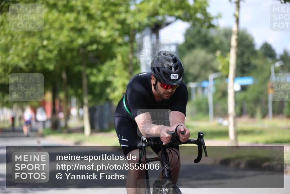 10.08.2025 - GEWOBA Citytriathlon Bremen Yannick Fuchs http://msf.ph/oto/8559006 10.08.2025 12:36:28 Radfahren 565, 582, 599, 639, 750, 766, 781, 789, 790, 794, 872, 1025, 1032 meine-sportfotos.de