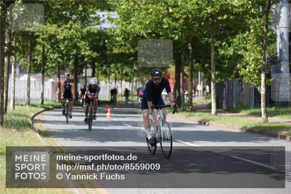 10.08.2025 - GEWOBA Citytriathlon Bremen Yannick Fuchs http://msf.ph/oto/8559009 10.08.2025 12:36:29 Radfahren 565, 582, 599, 639, 750, 765, 766, 781, 789, 790, 794, 872, 1025, 1032 meine-sportfotos.de