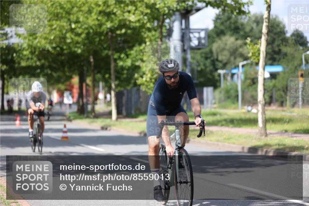 10.08.2025 - GEWOBA Citytriathlon Bremen Yannick Fuchs http://msf.ph/oto/8559013 10.08.2025 12:36:30 Radfahren 565, 599, 639, 750, 765, 766, 781, 789, 790, 794, 872, 1025, 1032 meine-sportfotos.de