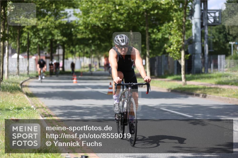 10.08.2025 - GEWOBA Citytriathlon Bremen Yannick Fuchs http://msf.ph/oto/8559019 10.08.2025 12:36:32 Radfahren 565, 570, 599, 639, 750, 765, 766, 781, 789, 790, 794, 872, 1025, 1029, 1032 meine-sportfotos.de