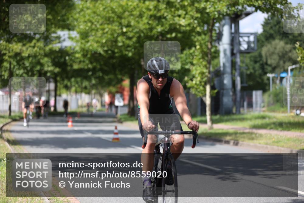 10.08.2025 - GEWOBA Citytriathlon Bremen Yannick Fuchs http://msf.ph/oto/8559020 10.08.2025 12:36:32 Radfahren 565, 570, 599, 639, 750, 765, 766, 781, 789, 790, 794, 872, 1025, 1029, 1032 meine-sportfotos.de