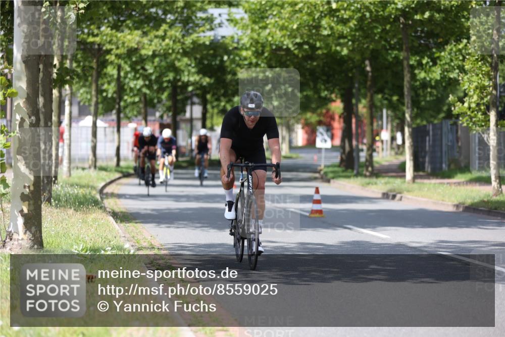 10.08.2025 - GEWOBA Citytriathlon Bremen Yannick Fuchs http://msf.ph/oto/8559025 10.08.2025 12:36:35 Radfahren 565, 570, 599, 639, 701, 750, 765, 766, 781, 789, 790, 794, 872, 1025, 1029, 1032 meine-sportfotos.de