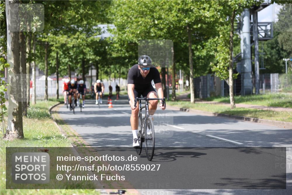 10.08.2025 - GEWOBA Citytriathlon Bremen Yannick Fuchs http://msf.ph/oto/8559027 10.08.2025 12:36:36 Radfahren 565, 570, 599, 639, 701, 750, 765, 766, 781, 789, 790, 794, 872, 1025, 1029, 1032 meine-sportfotos.de