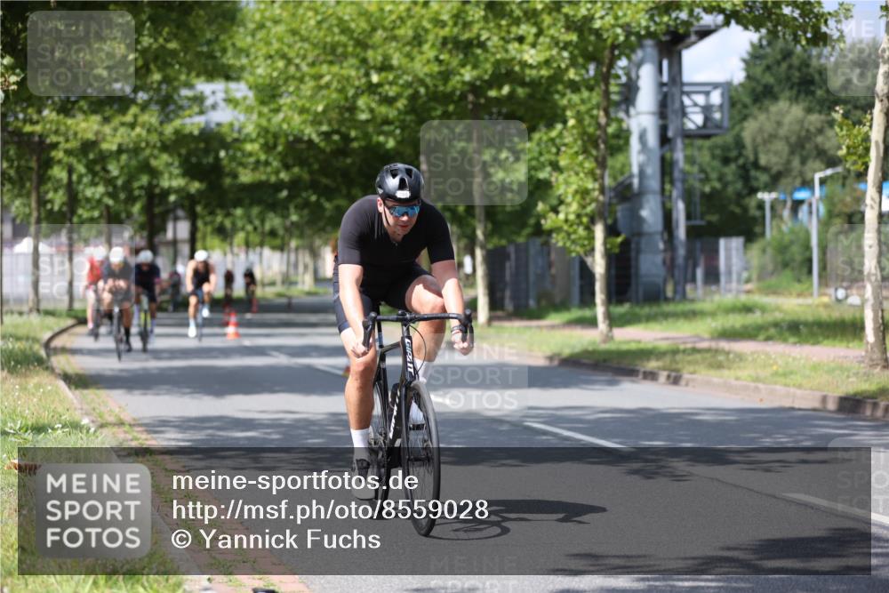 10.08.2025 - GEWOBA Citytriathlon Bremen Yannick Fuchs http://msf.ph/oto/8559028 10.08.2025 12:36:36 Radfahren 565, 570, 599, 639, 701, 750, 765, 766, 781, 789, 790, 794, 872, 1025, 1029, 1032 meine-sportfotos.de