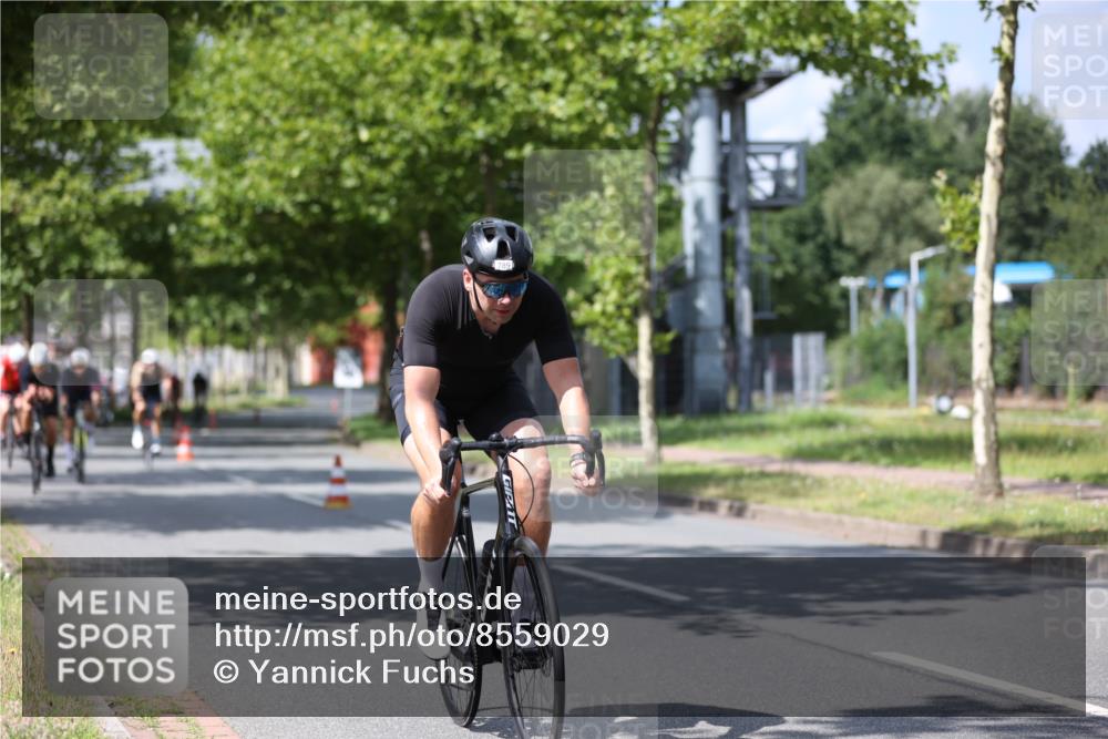 10.08.2025 - GEWOBA Citytriathlon Bremen Yannick Fuchs http://msf.ph/oto/8559029 10.08.2025 12:36:36 Radfahren 565, 570, 599, 639, 701, 750, 765, 766, 781, 789, 790, 794, 872, 1025, 1029, 1032 meine-sportfotos.de