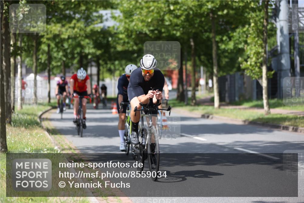 10.08.2025 - GEWOBA Citytriathlon Bremen Yannick Fuchs http://msf.ph/oto/8559034 10.08.2025 12:36:38 Radfahren 565, 570, 599, 701, 750, 765, 766, 781, 789, 790, 794, 872, 1025, 1029, 1032 meine-sportfotos.de