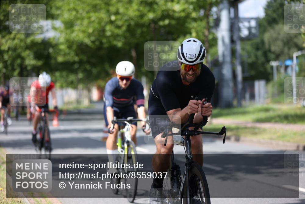 10.08.2025 - GEWOBA Citytriathlon Bremen Yannick Fuchs http://msf.ph/oto/8559037 10.08.2025 12:36:38 Radfahren 565, 570, 599, 701, 750, 765, 766, 781, 789, 790, 794, 872, 1025, 1029, 1032 meine-sportfotos.de
