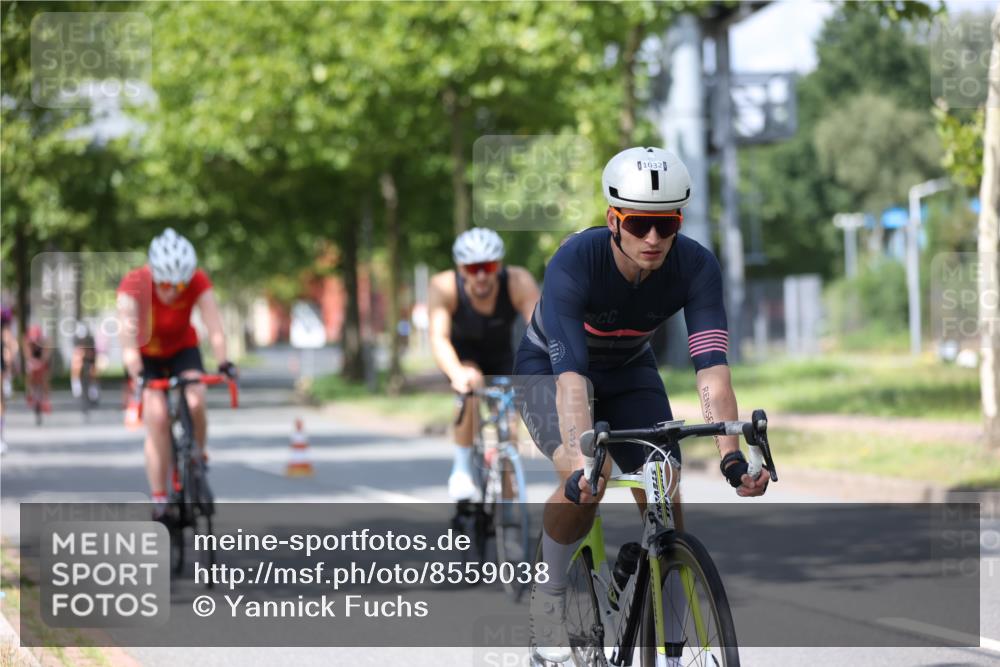 10.08.2025 - GEWOBA Citytriathlon Bremen Yannick Fuchs http://msf.ph/oto/8559038 10.08.2025 12:36:39 Radfahren 570, 701, 750, 765, 766, 781, 789, 790, 794, 872, 1025, 1029, 1032 meine-sportfotos.de