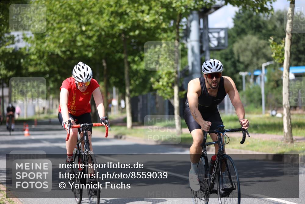 10.08.2025 - GEWOBA Citytriathlon Bremen Yannick Fuchs http://msf.ph/oto/8559039 10.08.2025 12:36:39 Radfahren 570, 701, 750, 765, 766, 781, 789, 790, 794, 872, 1025, 1029, 1032 meine-sportfotos.de