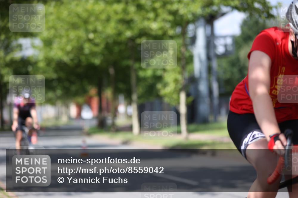 10.08.2025 - GEWOBA Citytriathlon Bremen Yannick Fuchs http://msf.ph/oto/8559042 10.08.2025 12:36:40 Radfahren 570, 701, 750, 765, 766, 781, 789, 790, 794, 872, 1025, 1029, 1032 meine-sportfotos.de
