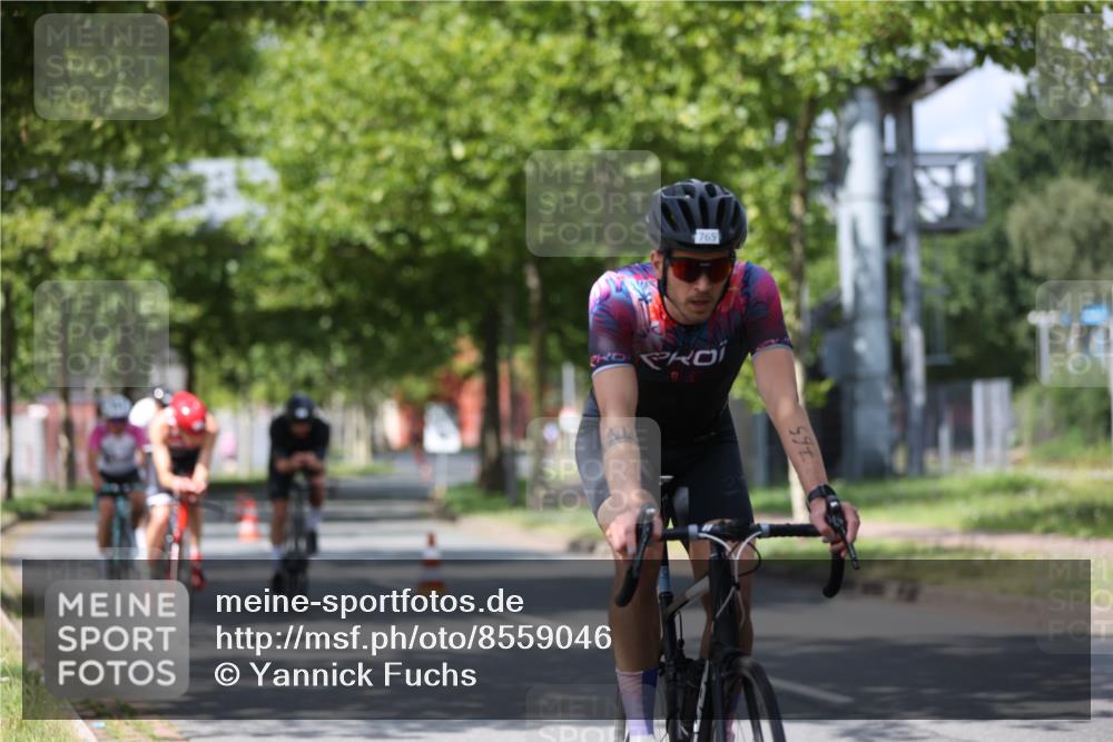 10.08.2025 - GEWOBA Citytriathlon Bremen Yannick Fuchs http://msf.ph/oto/8559046 10.08.2025 12:36:41 Radfahren 570, 701, 750, 765, 781, 789, 790, 794, 872, 1025, 1029, 1032 meine-sportfotos.de