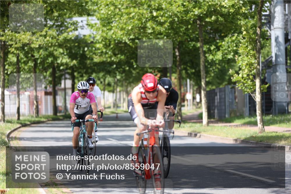 10.08.2025 - GEWOBA Citytriathlon Bremen Yannick Fuchs http://msf.ph/oto/8559047 10.08.2025 12:36:42 Radfahren 570, 701, 750, 765, 781, 789, 794, 872, 1025, 1029, 1032 meine-sportfotos.de