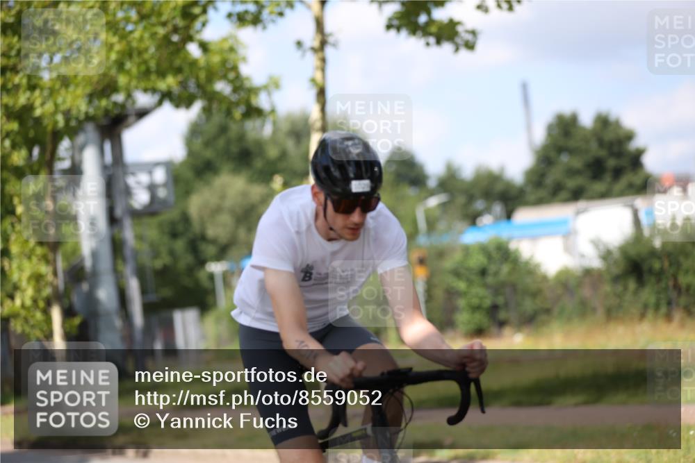 10.08.2025 - GEWOBA Citytriathlon Bremen Yannick Fuchs http://msf.ph/oto/8559052 10.08.2025 12:36:43 Radfahren 570, 701, 739, 750, 765, 781, 789, 794, 872, 1025, 1029, 1032 meine-sportfotos.de
