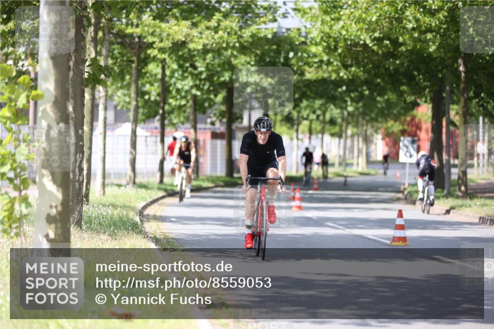 10.08.2025 - GEWOBA Citytriathlon Bremen Yannick Fuchs http://msf.ph/oto/8559053 10.08.2025 12:36:53 Radfahren 570, 631, 678, 701, 734, 739, 765, 982, 1029, 1032, 1033 meine-sportfotos.de