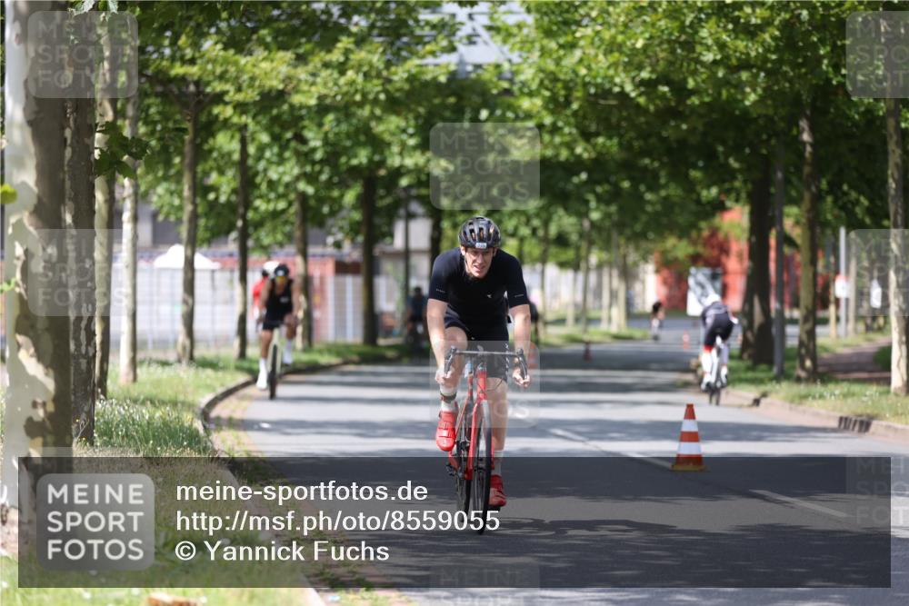 10.08.2025 - GEWOBA Citytriathlon Bremen Yannick Fuchs http://msf.ph/oto/8559055 10.08.2025 12:36:54 Radfahren 570, 631, 678, 701, 734, 739, 765, 982, 1029, 1033 meine-sportfotos.de