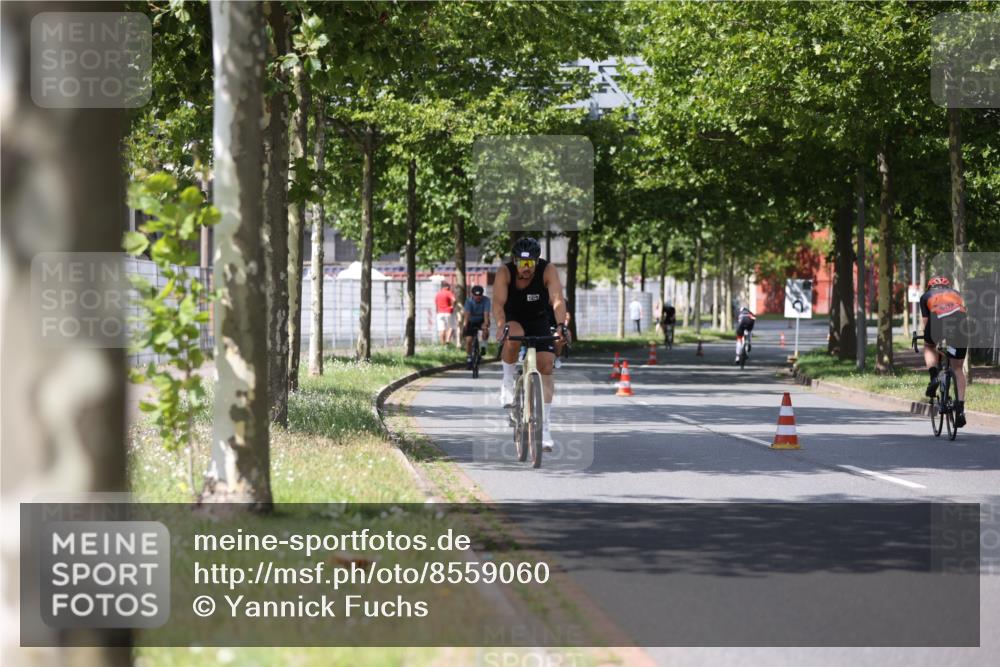 10.08.2025 - GEWOBA Citytriathlon Bremen Yannick Fuchs http://msf.ph/oto/8559060 10.08.2025 12:36:56 Radfahren 570, 631, 678, 701, 734, 739, 982, 1029, 1033 meine-sportfotos.de