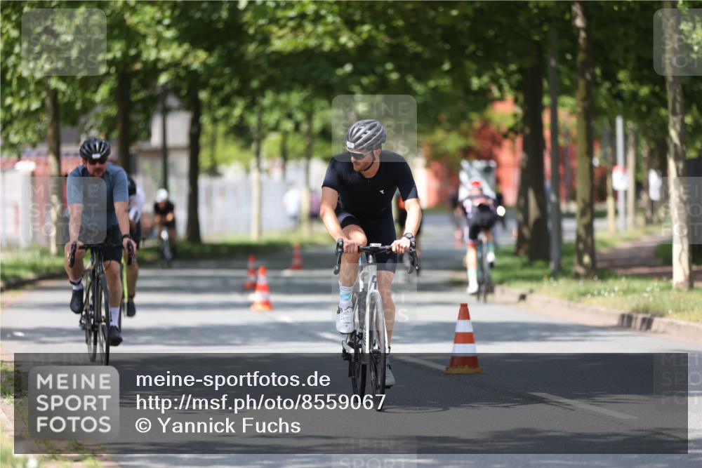 10.08.2025 - GEWOBA Citytriathlon Bremen Yannick Fuchs http://msf.ph/oto/8559067 10.08.2025 12:36:59 Radfahren 631, 678, 734, 739, 982, 1033 meine-sportfotos.de
