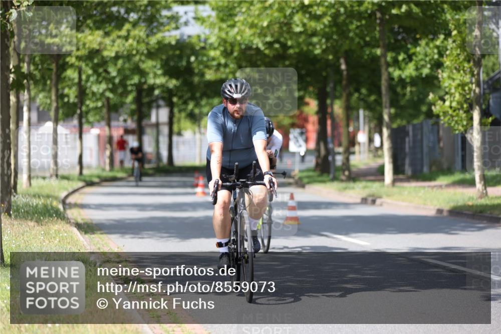 10.08.2025 - GEWOBA Citytriathlon Bremen Yannick Fuchs http://msf.ph/oto/8559073 10.08.2025 12:37:01 Radfahren 631, 678, 726, 734, 739, 982, 1033 meine-sportfotos.de