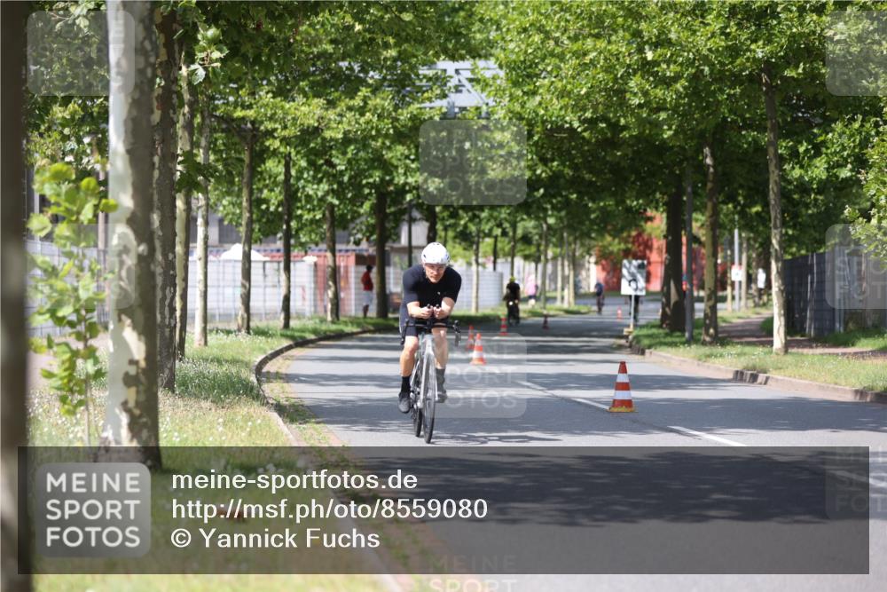10.08.2025 - GEWOBA Citytriathlon Bremen Yannick Fuchs http://msf.ph/oto/8559080 10.08.2025 12:37:05 Radfahren 631, 678, 726, 734, 739, 804, 982, 1033 meine-sportfotos.de
