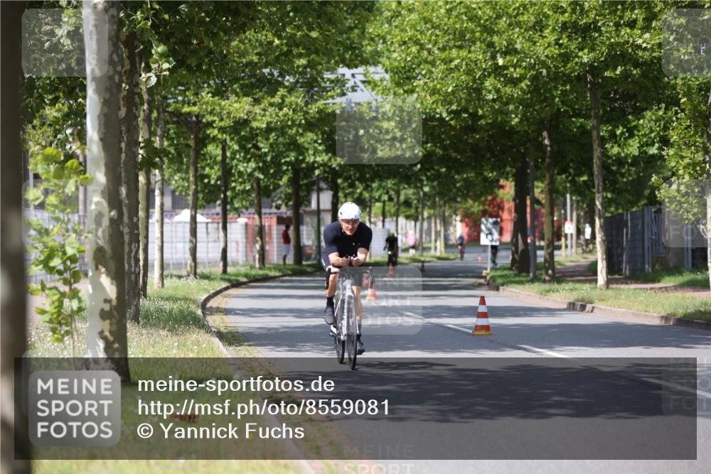10.08.2025 - GEWOBA Citytriathlon Bremen Yannick Fuchs http://msf.ph/oto/8559081 10.08.2025 12:37:05 Radfahren 631, 678, 726, 734, 739, 804, 982, 1033 meine-sportfotos.de