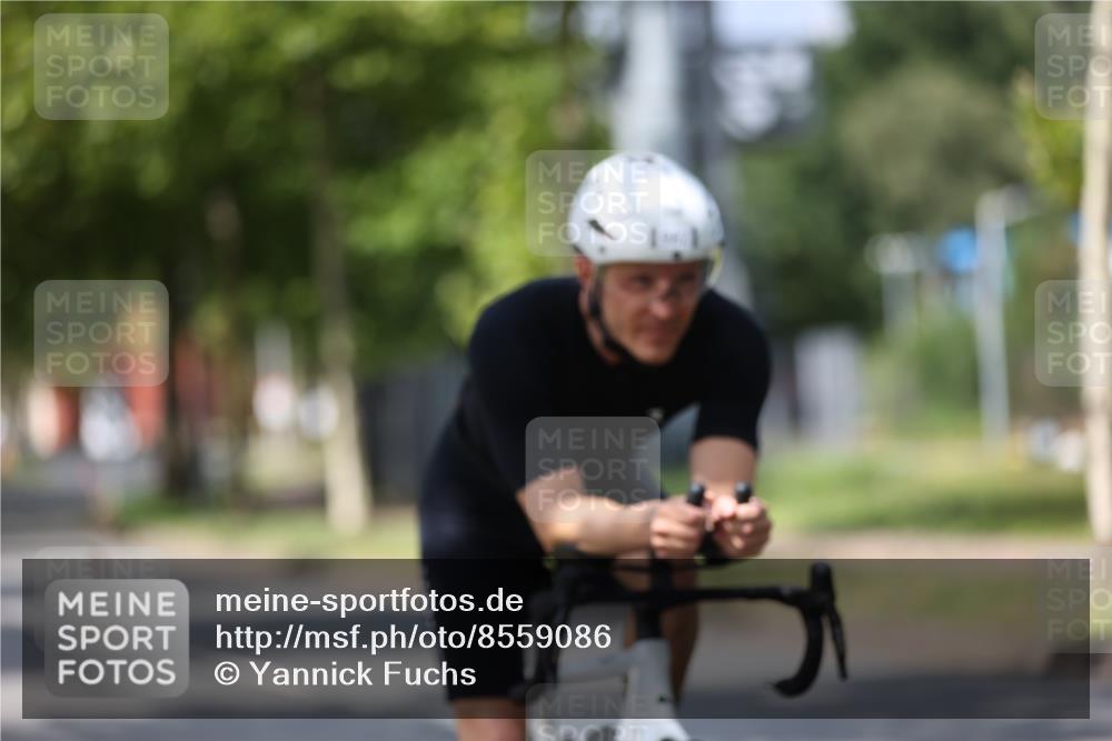 10.08.2025 - GEWOBA Citytriathlon Bremen Yannick Fuchs http://msf.ph/oto/8559086 10.08.2025 12:37:06 Radfahren 631, 678, 726, 734, 739, 804, 982, 1033 meine-sportfotos.de