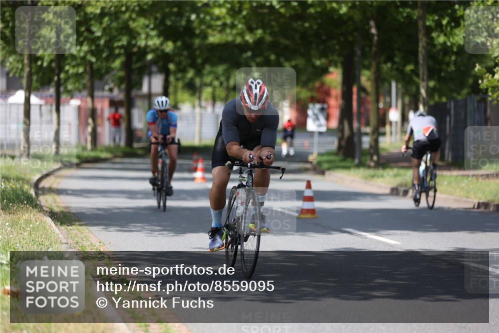 10.08.2025 - GEWOBA Citytriathlon Bremen Yannick Fuchs http://msf.ph/oto/8559095 10.08.2025 12:37:15 Radfahren 631, 726, 734, 804, 982 meine-sportfotos.de