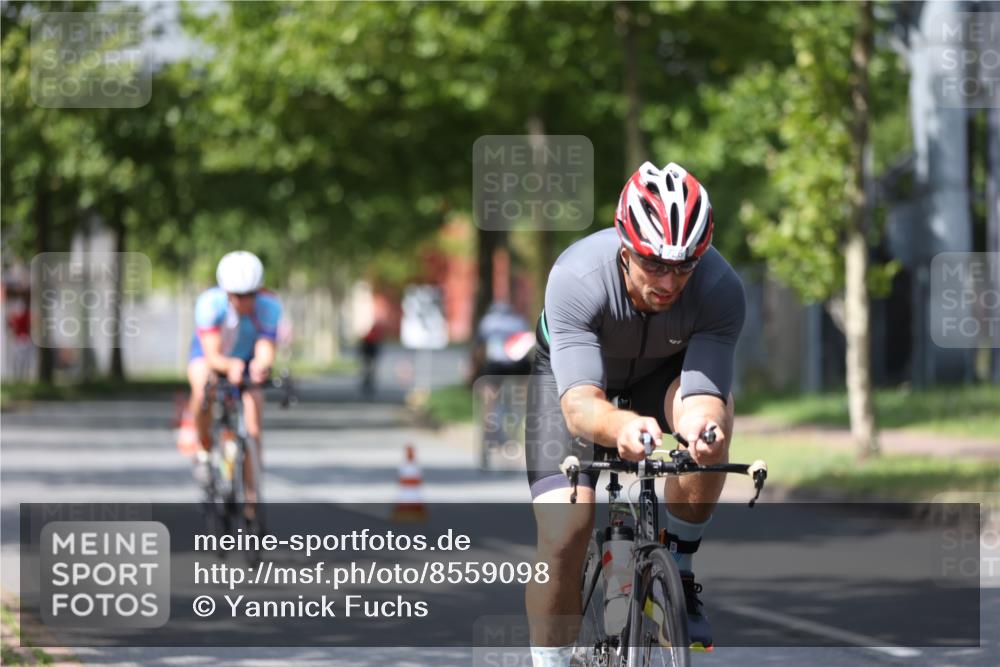 10.08.2025 - GEWOBA Citytriathlon Bremen Yannick Fuchs http://msf.ph/oto/8559098 10.08.2025 12:37:16 Radfahren 631, 726, 804, 982 meine-sportfotos.de