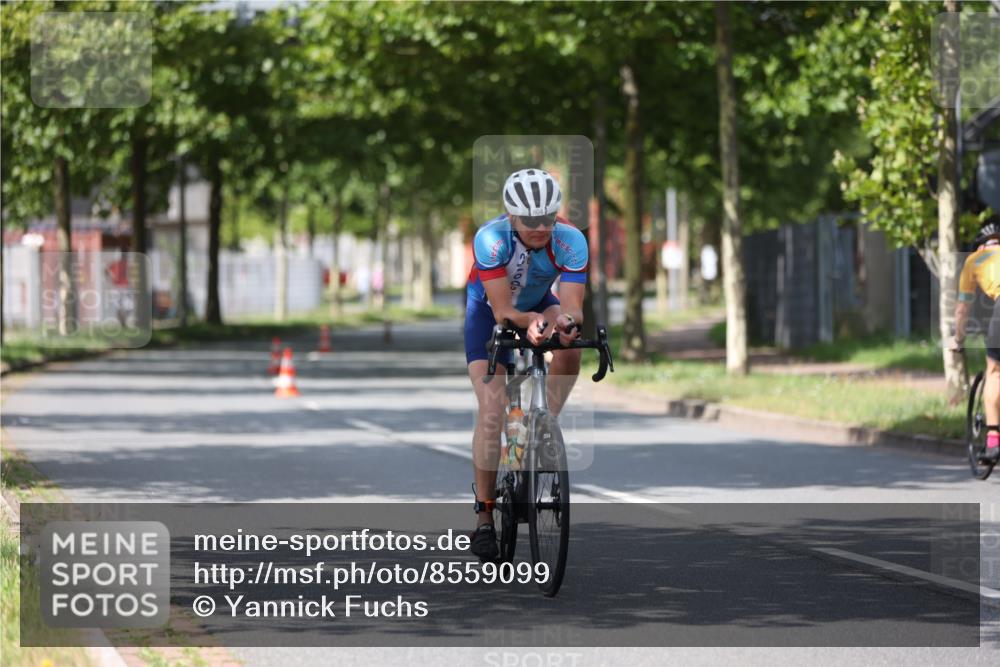 10.08.2025 - GEWOBA Citytriathlon Bremen Yannick Fuchs http://msf.ph/oto/8559099 10.08.2025 12:37:16 Radfahren 631, 726, 804, 982 meine-sportfotos.de