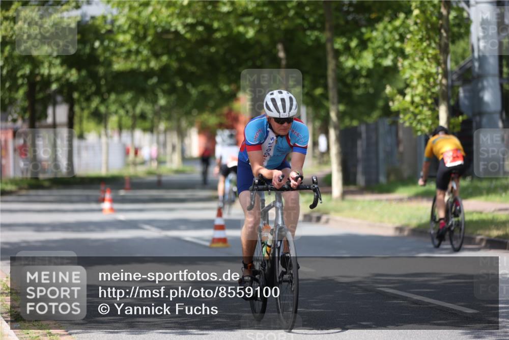 10.08.2025 - GEWOBA Citytriathlon Bremen Yannick Fuchs http://msf.ph/oto/8559100 10.08.2025 12:37:16 Radfahren 631, 726, 804, 982 meine-sportfotos.de