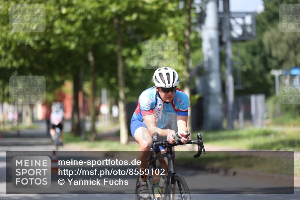 10.08.2025 - GEWOBA Citytriathlon Bremen Yannick Fuchs http://msf.ph/oto/8559102 10.08.2025 12:37:17 Radfahren 726, 804, 982 meine-sportfotos.de