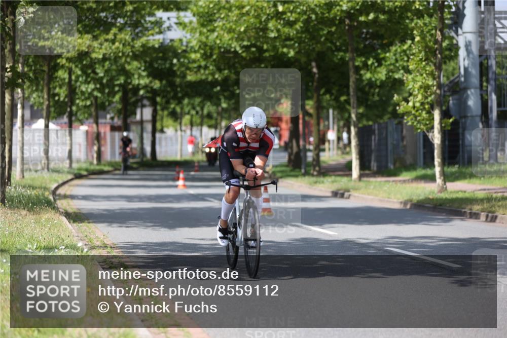 10.08.2025 - GEWOBA Citytriathlon Bremen Yannick Fuchs http://msf.ph/oto/8559112 10.08.2025 12:37:41 Radfahren 563, 603 meine-sportfotos.de