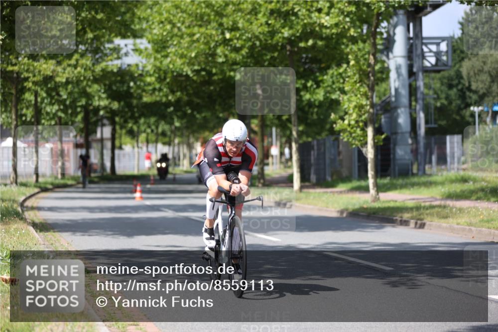 10.08.2025 - GEWOBA Citytriathlon Bremen Yannick Fuchs http://msf.ph/oto/8559113 10.08.2025 12:37:41 Radfahren 563, 603 meine-sportfotos.de
