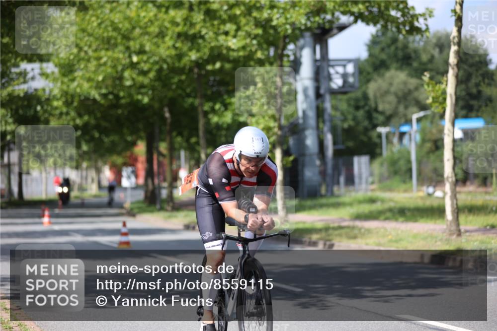 10.08.2025 - GEWOBA Citytriathlon Bremen Yannick Fuchs http://msf.ph/oto/8559115 10.08.2025 12:37:42 Radfahren 563, 603 meine-sportfotos.de