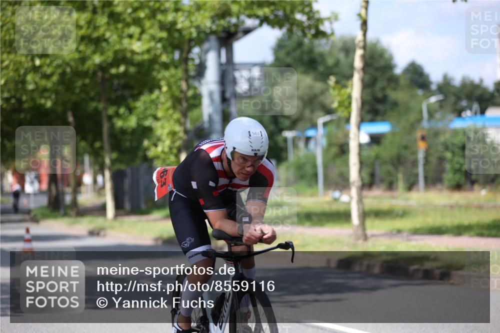 10.08.2025 - GEWOBA Citytriathlon Bremen Yannick Fuchs http://msf.ph/oto/8559116 10.08.2025 12:37:42 Radfahren 563, 603 meine-sportfotos.de