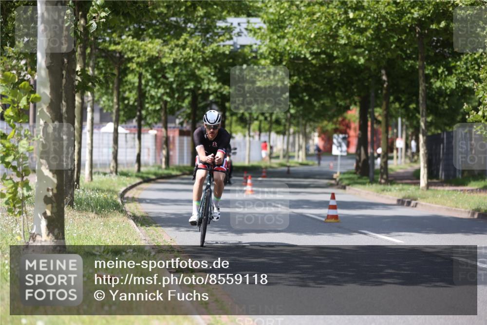 10.08.2025 - GEWOBA Citytriathlon Bremen Yannick Fuchs http://msf.ph/oto/8559118 10.08.2025 12:37:46 Radfahren 563, 603 meine-sportfotos.de