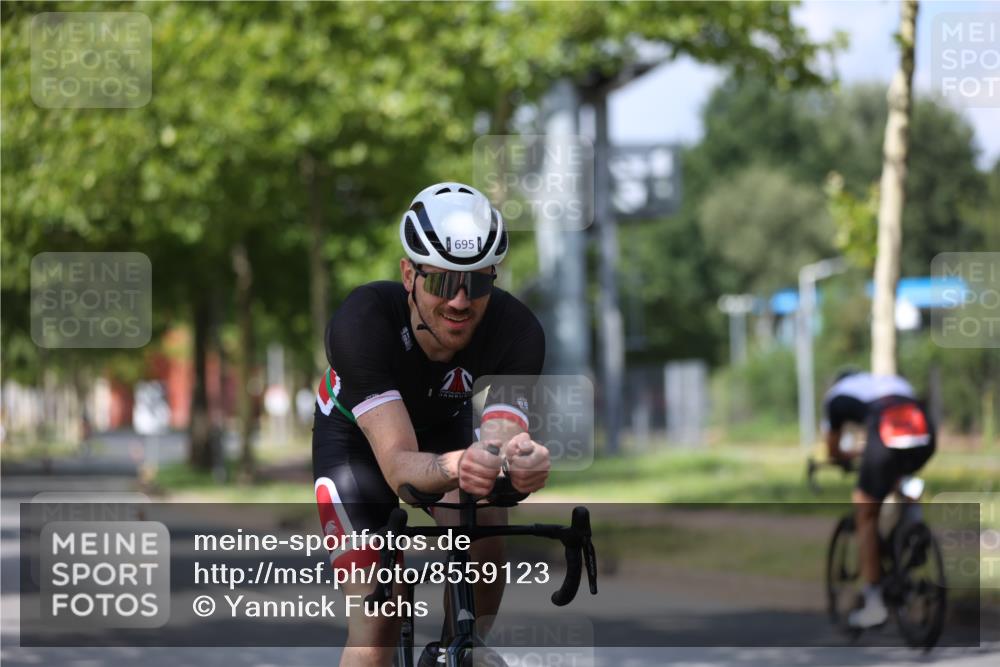 10.08.2025 - GEWOBA Citytriathlon Bremen Yannick Fuchs http://msf.ph/oto/8559123 10.08.2025 12:37:47 Radfahren 563, 603, 618 meine-sportfotos.de