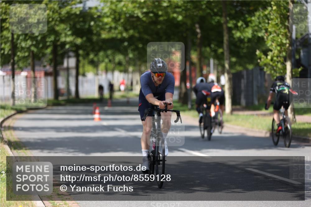 10.08.2025 - GEWOBA Citytriathlon Bremen Yannick Fuchs http://msf.ph/oto/8559128 10.08.2025 12:37:57 Radfahren 618, 761, 782 meine-sportfotos.de