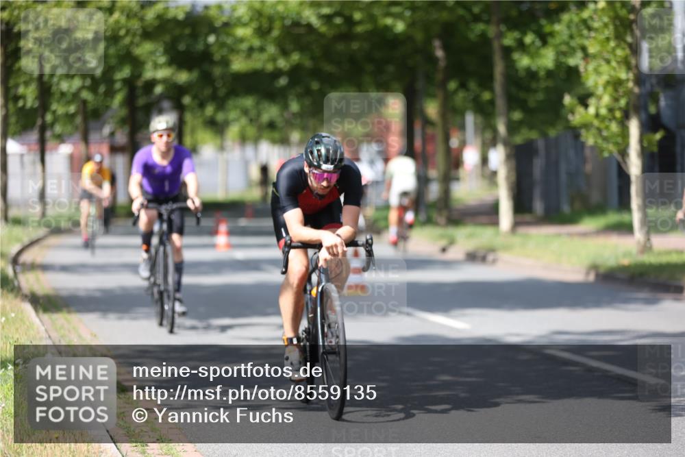 10.08.2025 - GEWOBA Citytriathlon Bremen Yannick Fuchs http://msf.ph/oto/8559135 10.08.2025 12:38:05 Radfahren 618, 671, 761, 764, 782, 784, 825, 844, 853, 1018 meine-sportfotos.de