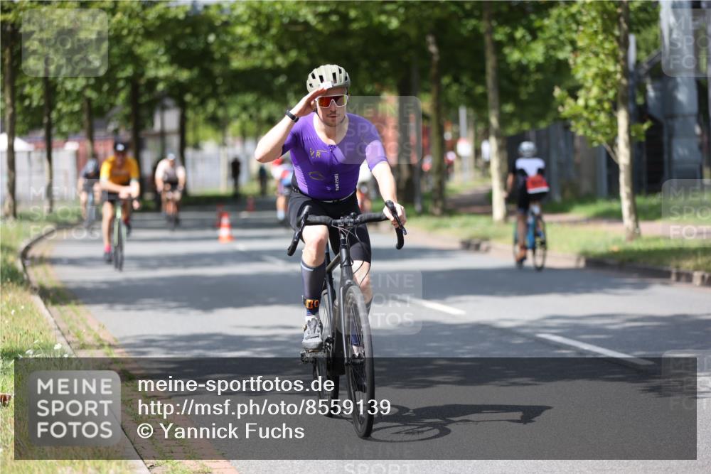 10.08.2025 - GEWOBA Citytriathlon Bremen Yannick Fuchs http://msf.ph/oto/8559139 10.08.2025 12:38:06 Radfahren 618, 671, 761, 764, 782, 784, 825, 844, 853, 1018 meine-sportfotos.de