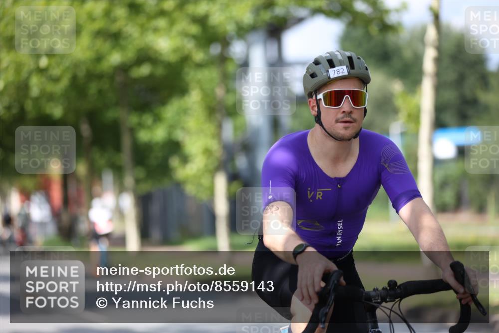 10.08.2025 - GEWOBA Citytriathlon Bremen Yannick Fuchs http://msf.ph/oto/8559143 10.08.2025 12:38:07 Radfahren 618, 671, 761, 764, 782, 784, 825, 844, 853, 1018 meine-sportfotos.de