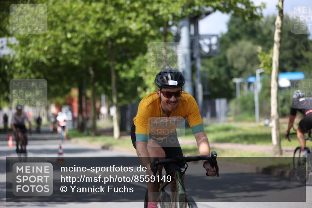 10.08.2025 - GEWOBA Citytriathlon Bremen Yannick Fuchs http://msf.ph/oto/8559149 10.08.2025 12:38:09 Radfahren 618, 671, 761, 764, 782, 784, 825, 844, 853, 1018 meine-sportfotos.de