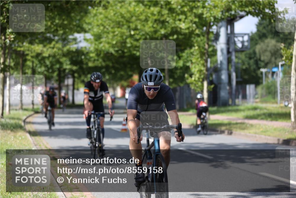 10.08.2025 - GEWOBA Citytriathlon Bremen Yannick Fuchs http://msf.ph/oto/8559158 10.08.2025 12:38:11 Radfahren 557, 618, 671, 761, 764, 782, 784, 825, 844, 853, 1018 meine-sportfotos.de